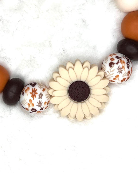 Pom Wristlet - Cream Daisy